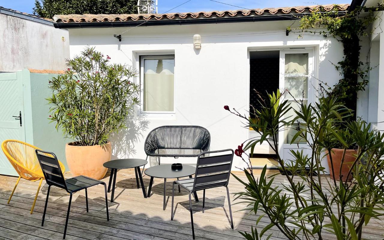 Hotel Le Clocher Ars-en-Re Bagian luar foto