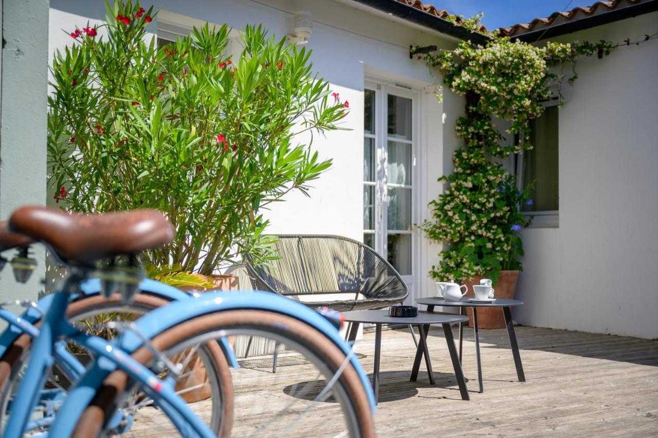 Hotel Le Clocher Ars-en-Re Bagian luar foto