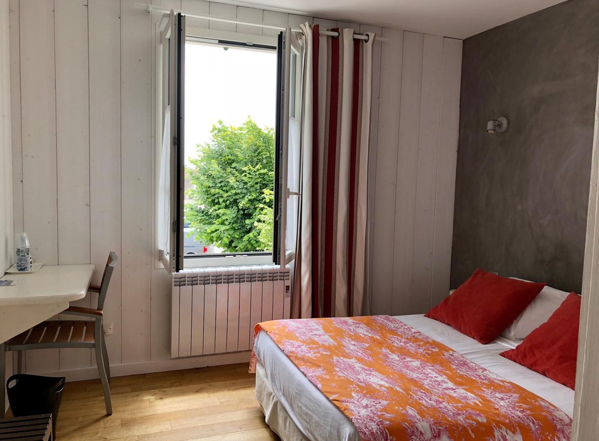 Hotel Le Clocher Ars-en-Re Bagian luar foto