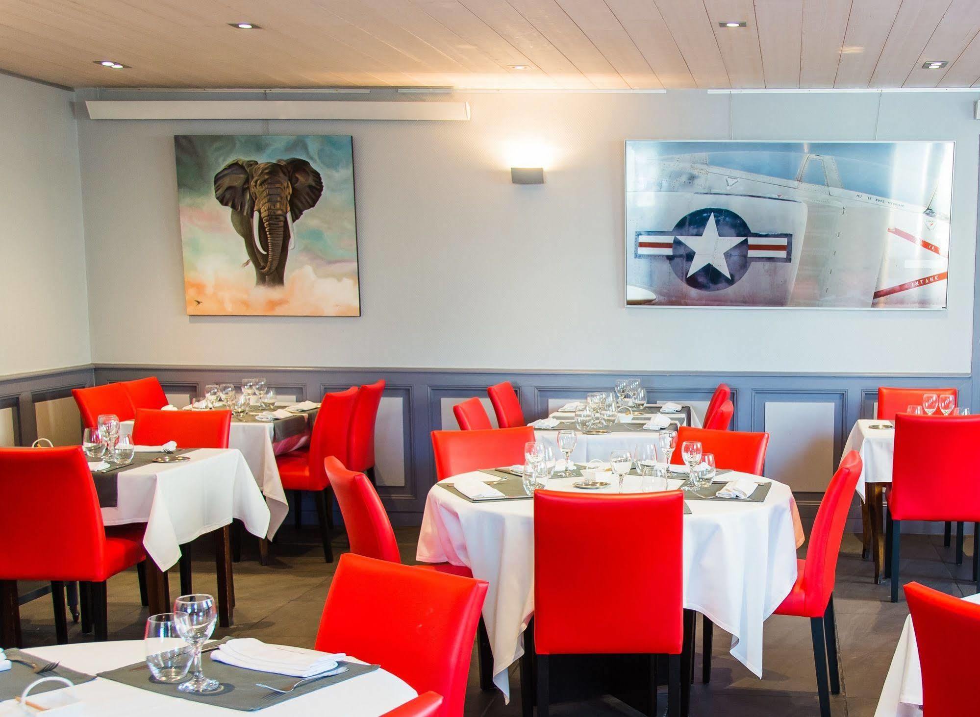Hotel Le Clocher Ars-en-Re Bagian luar foto