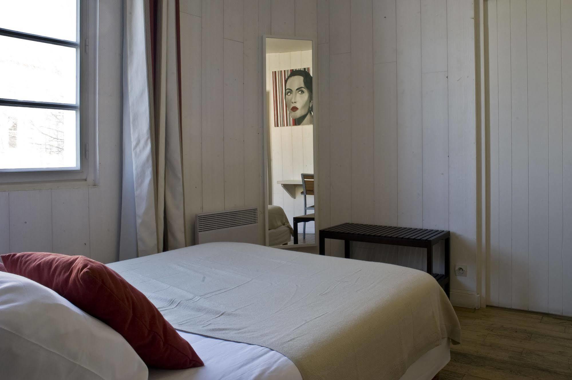 Hotel Le Clocher Ars-en-Re Bagian luar foto
